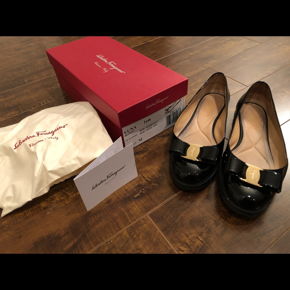 Ferragamo Luna Black Flats
